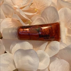 Glam Gloss